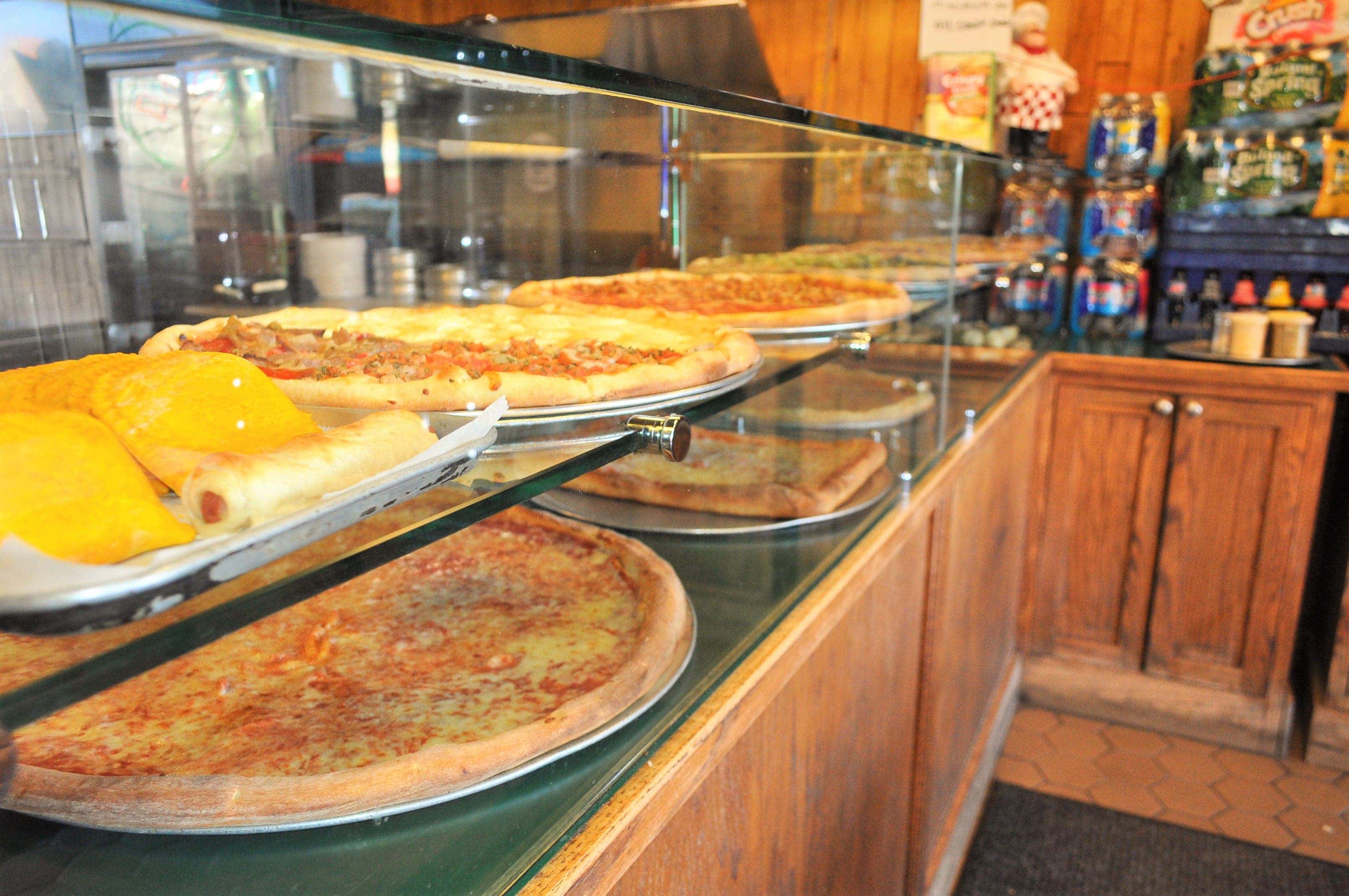 crisy-crust-pizza-counter
