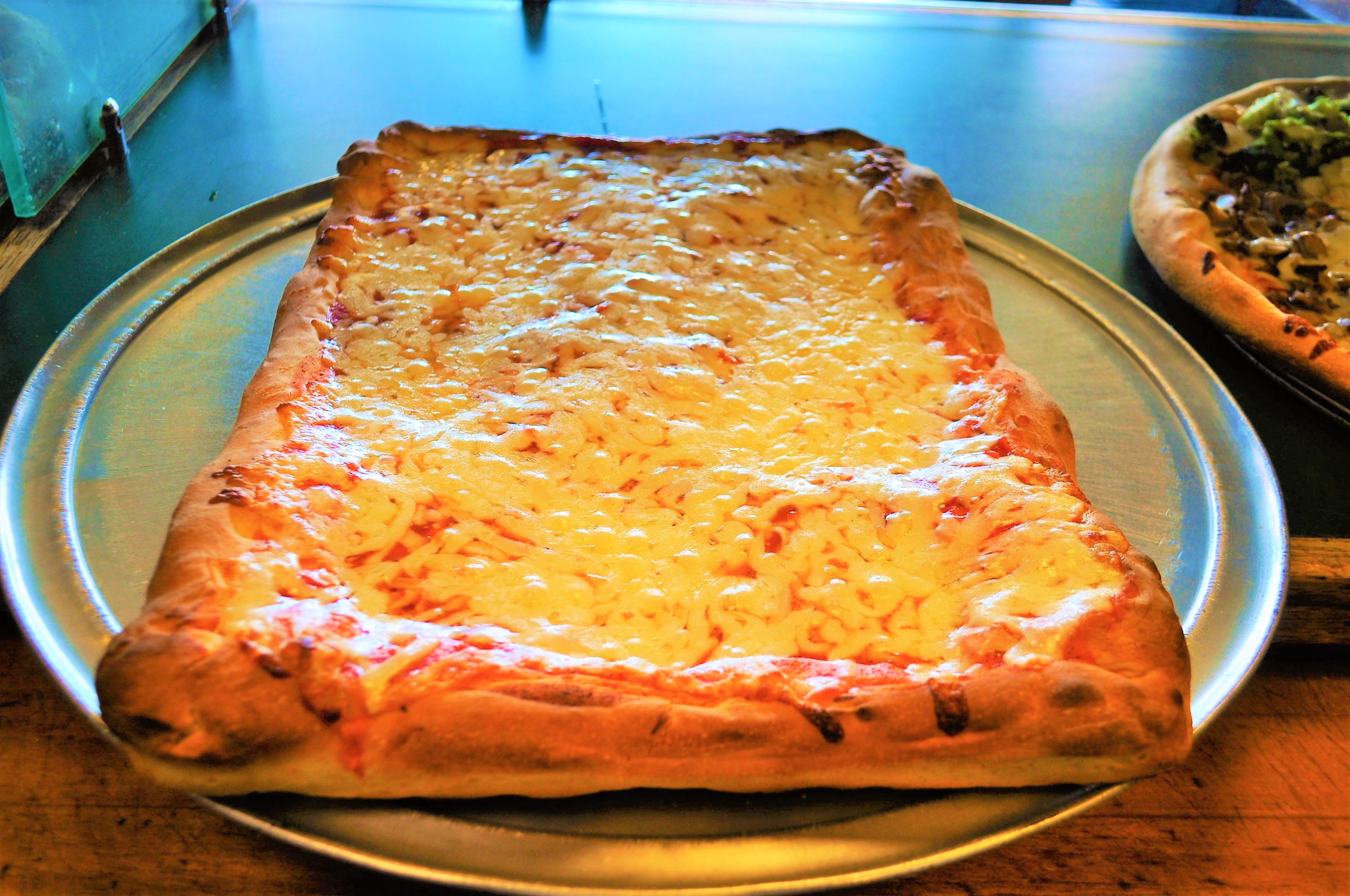 square-cheese-pizza-pie